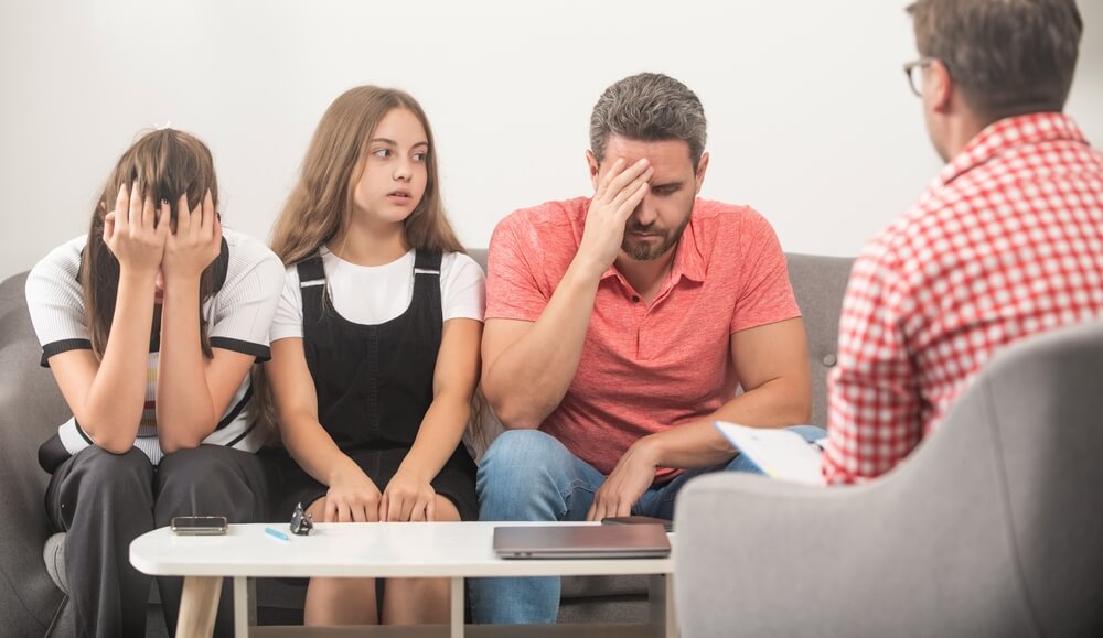 how to deal with a narcissistic parent