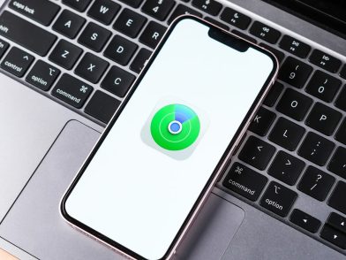 how to freeze location on find my iphone
